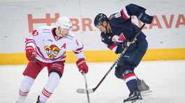 Top strelec sezóny NHL, ktorý hral aj za Slovan. Cheechoo ukončil kariéru