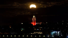 Supermesiac, superspln, Mesiac, spln, noc, tma, Turecko, Istanbul
