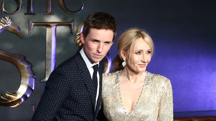 Eddie Redmayne a spisovateľka J.K. Rowling...