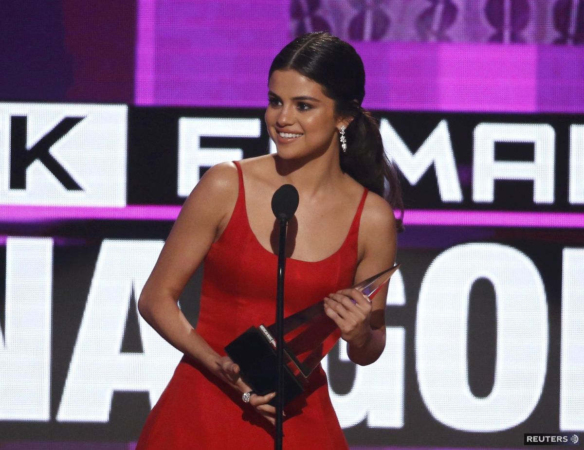 Selena Gomez získala sošku v kategórii...
