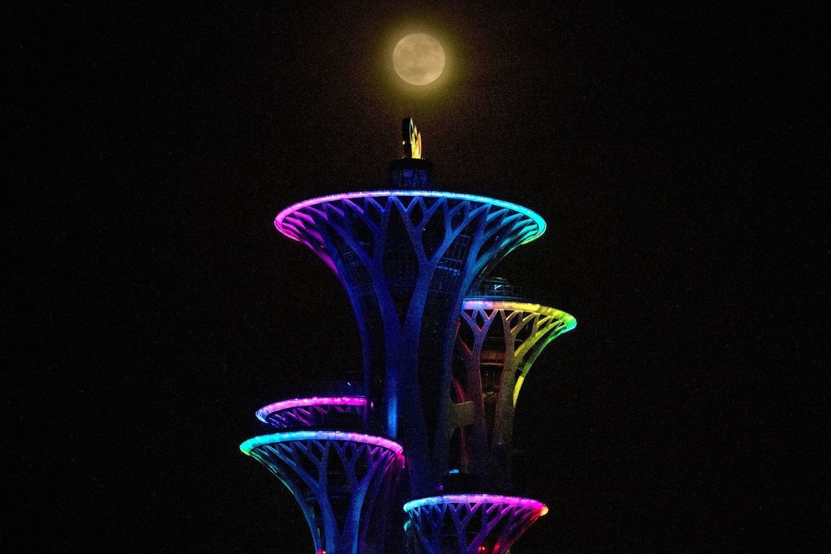 Čína, mesiac, Peking, Olympijské veže,