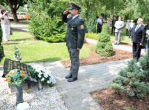 Leopoldov, pamätník, policajt