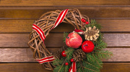 Vianoce sú predo dvermi! Ako ozdobiť vchod do domu?