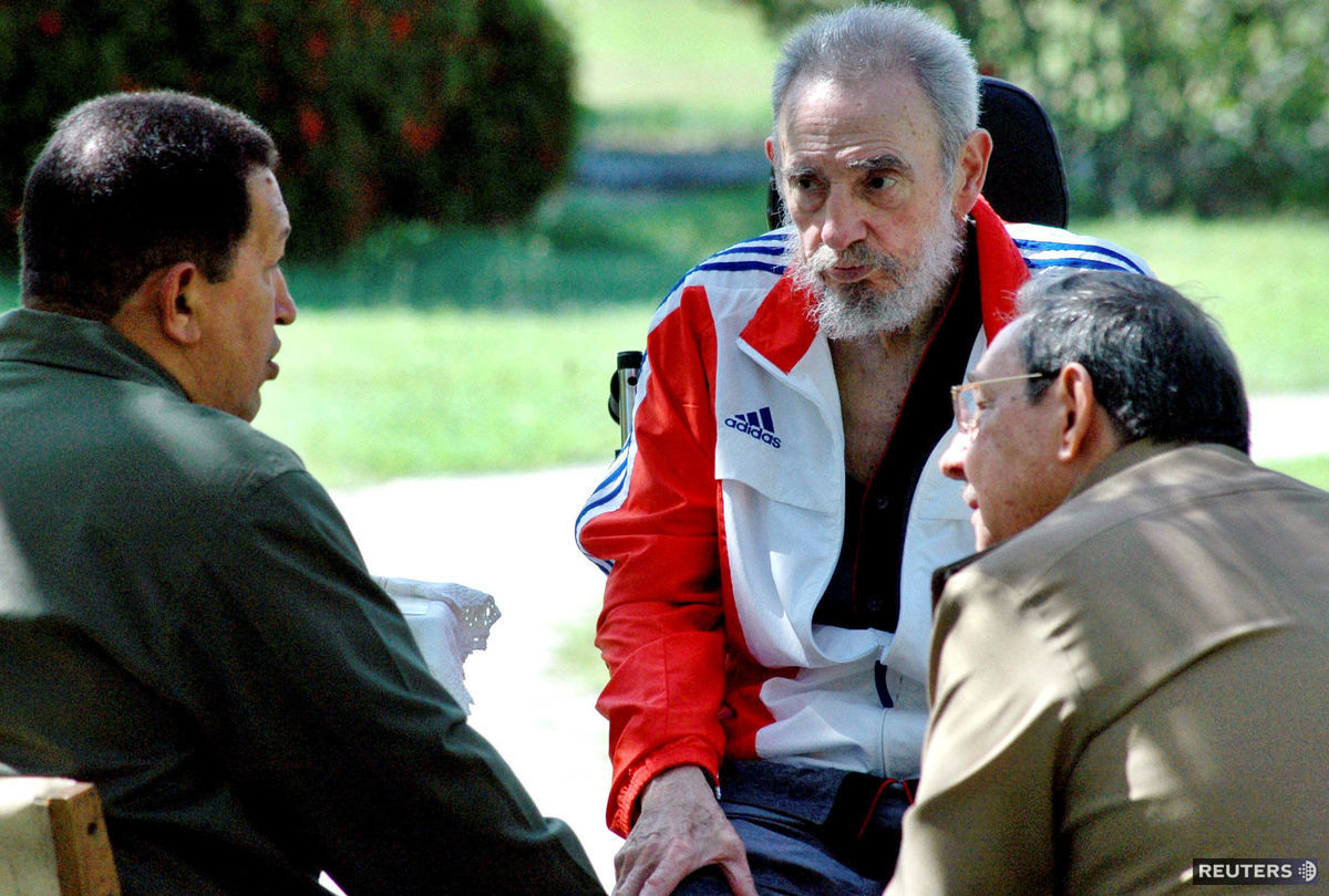 Bývalý kubánsky prezident Fidel Castro počas...