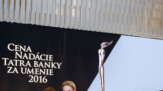 Moderátorka Adela Banášová v šatách od Lenky...