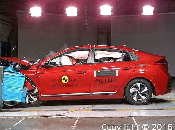 Kórejský hybrid Hyundai Ioniq má päť hviezd, no...