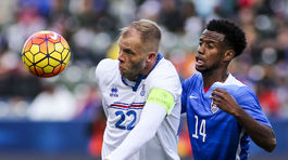 Hviezdy chcú hrať v Chapecoense. K Ronaldinhovi sa pridal Gudjohnsen 