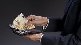 Slováci platmi predbehli Maďarov, dobiehajú Čechov a a Poliakov