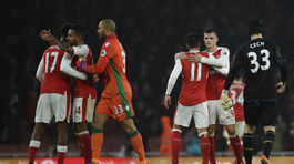 Vardy hetrikom zostrelil Manchester City, Arsenal na čelo Premier League