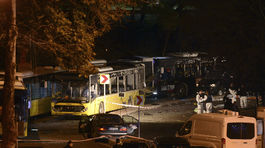 Výbuchy pri futbalovom štadióne v Istanbule zabili 38 ľudí