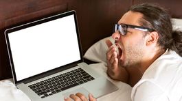 Ako prekonať poludňajšiu ospalosť v práci