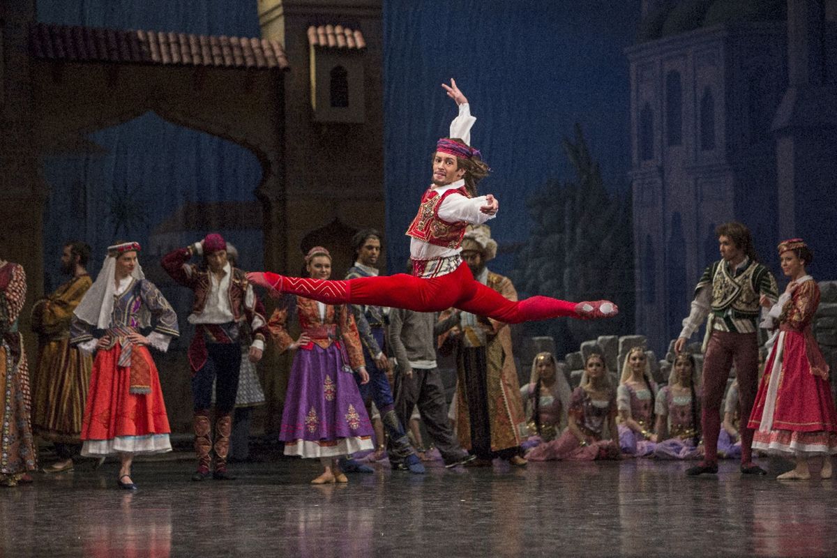 Artemij v obľúbenej úlohe Konráda v baletnom...