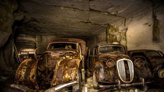 Nález áut v banskej šachte - 2016