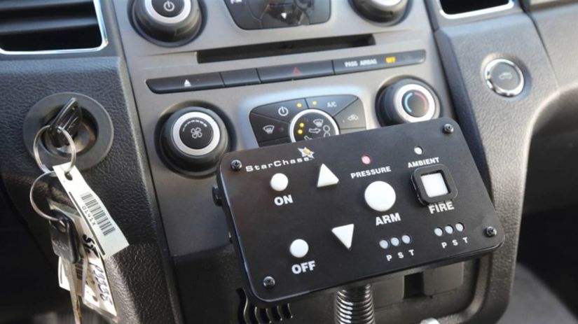 Zariadenie ovláda polícia z riadiaceho panelu.