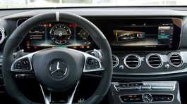 Mercedes-Benz-E63 AMG-2017-1024-ac