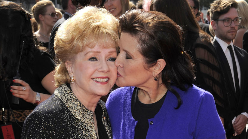 Carrie Fisher (vpravo) a jej mama Debbie Reynolds