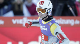 Druhé víťazstvo Tandeho. Skoky ovplynili nepovolené kombinézy