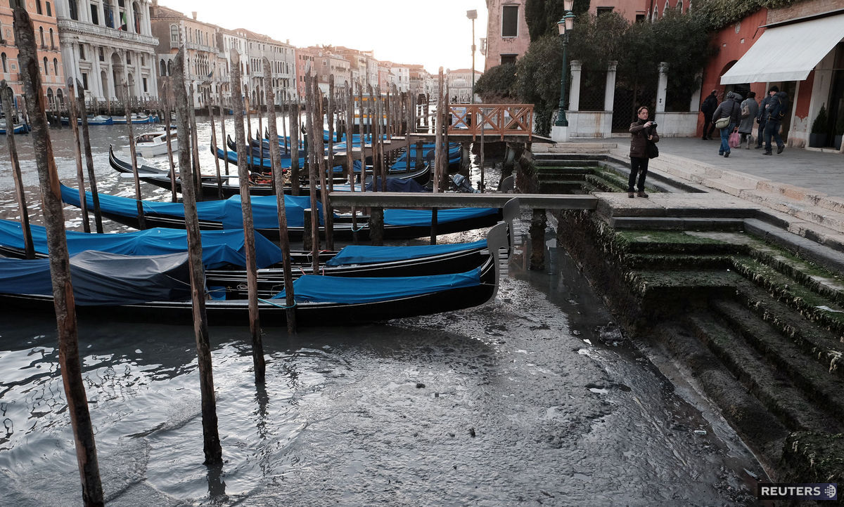 Gondoly v Benátkach - na suchu.