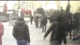 Turecko pozná národnosť atentátnika, uviedol minister