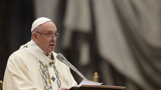 Pápež František prijal rezignáciu arcibiskupa, ktorý kryl zneužívanie detí