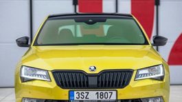 Škoda Superb: Vlajková loď dostane LED svetlá a virtuálny kokpit. Už za pol roka