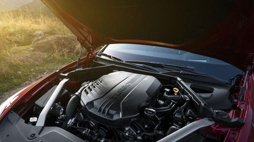 Výkonnejšiu verziu Stingeru GT poháňa...