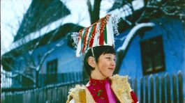 U nás taká obyčaj: Na Nový rok o slepačí krok, na Tri krále o krok dále