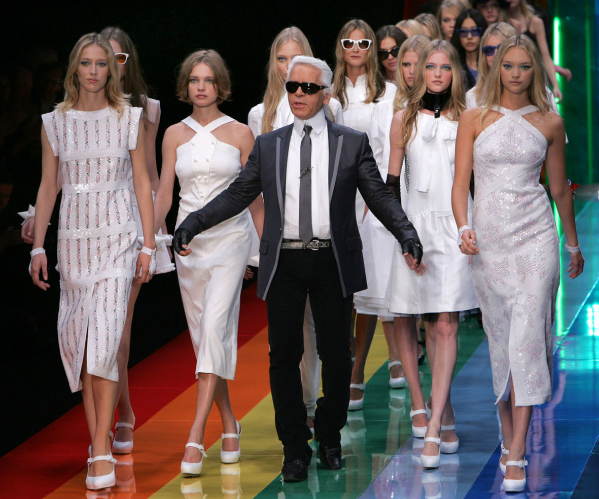 Karl Lagerfeld prezentuje kolekciu Jar/Leto...