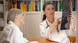 Pacienti v ambulanciách čakajú čoraz dlhšie