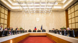 Vláda súhlasí s jednokolovou voľbou županov