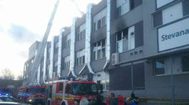 Taliansko: Rodičia vyhodili syna z okna v snahe zachrániť ho pred požiarom