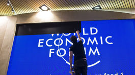 Osem miliardárov si môže kúpiť polovicu ľudstva