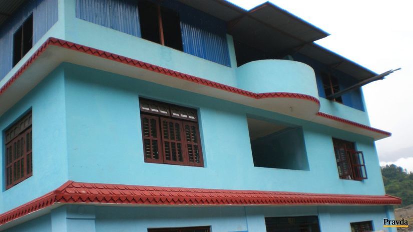 Škola blízko dediny Jure prežila aj otrasy, z...