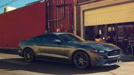 Ford-Mustang GT-2018-1024-01