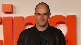 Herec Jonny Lee Miller.