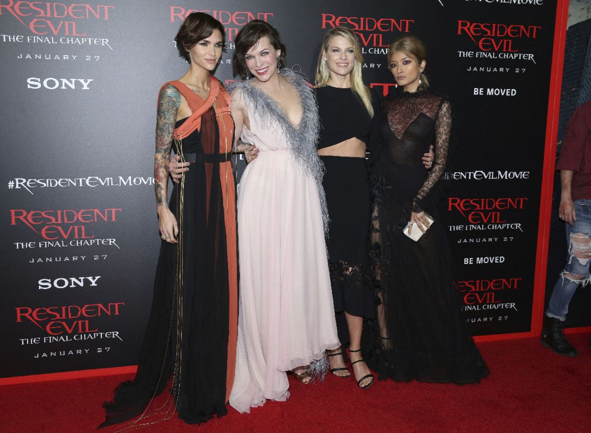 Zľava: Ruby Rose,  Milla Jovovich, Ali Larter a...