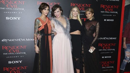 Zľava: Ruby Rose,  Milla Jovovich, Ali Larter a...