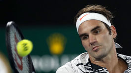 Federer sa vrátil do desiatky, Berdych z nej vypadol. Serena opäť jednotka