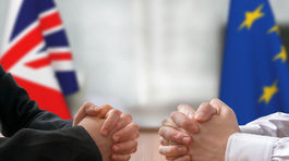 Britskí poslanci odhlasovali vládny návrh zákona o brexite