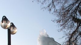 Z fontány vyčaril mráz nevestu