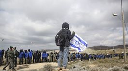 Evakuáciu židovskej osady Amona sprevádza násilie 