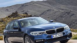 BMW 5: Päťka kombi pridáva viac technológii. Nie priestoru