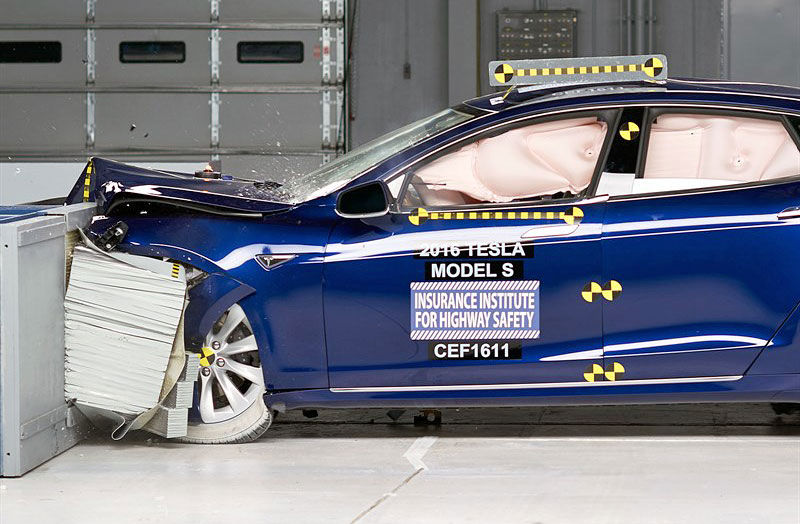 Získať najvyššiu možnú známku Top Safety Pick+...