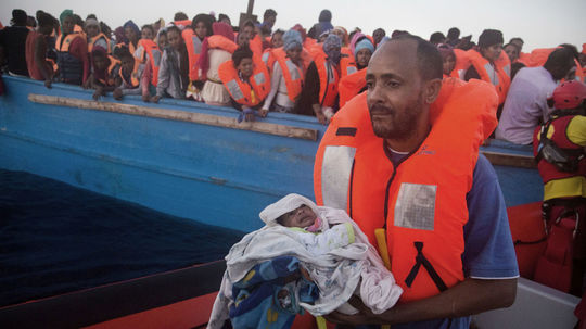 Taliansko zhabalo španielsku loď, ktorá na mori zachránila migrantov