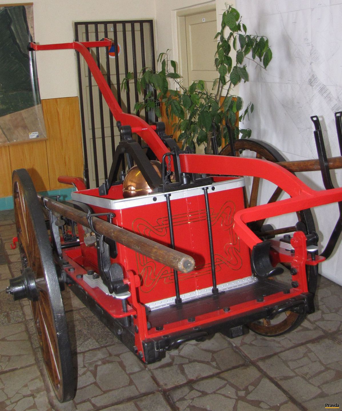 Striekačku vyrábala rakúska firma v rokoch 1906...
