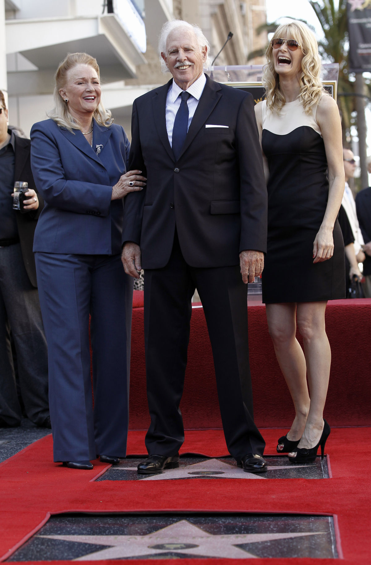 Rok 2010: Herečka Laura Dern (vpravo) s rodičmi...