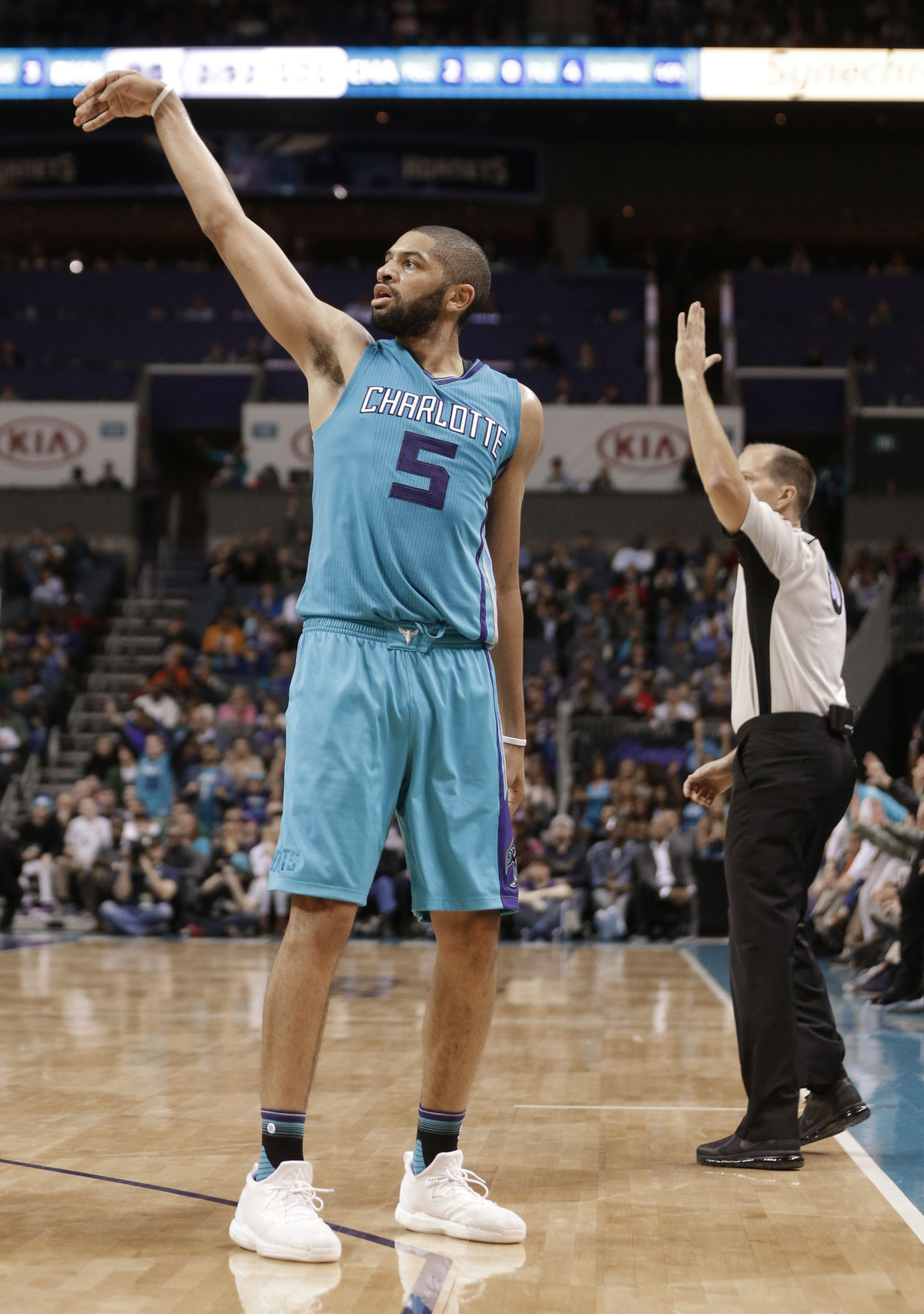 Nicolas Batum zo Charlotte Hornets.