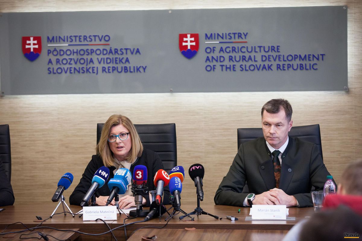 Ministerka pôdohospodárstva Gabriela Matečná a...