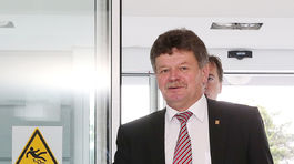 Zvýšia platy všetkým učiteľom?