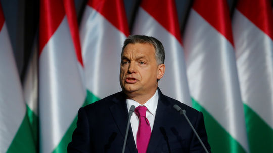 Soros ako mŕtve prasa, ďalší útok Fideszu na amerického finančníka